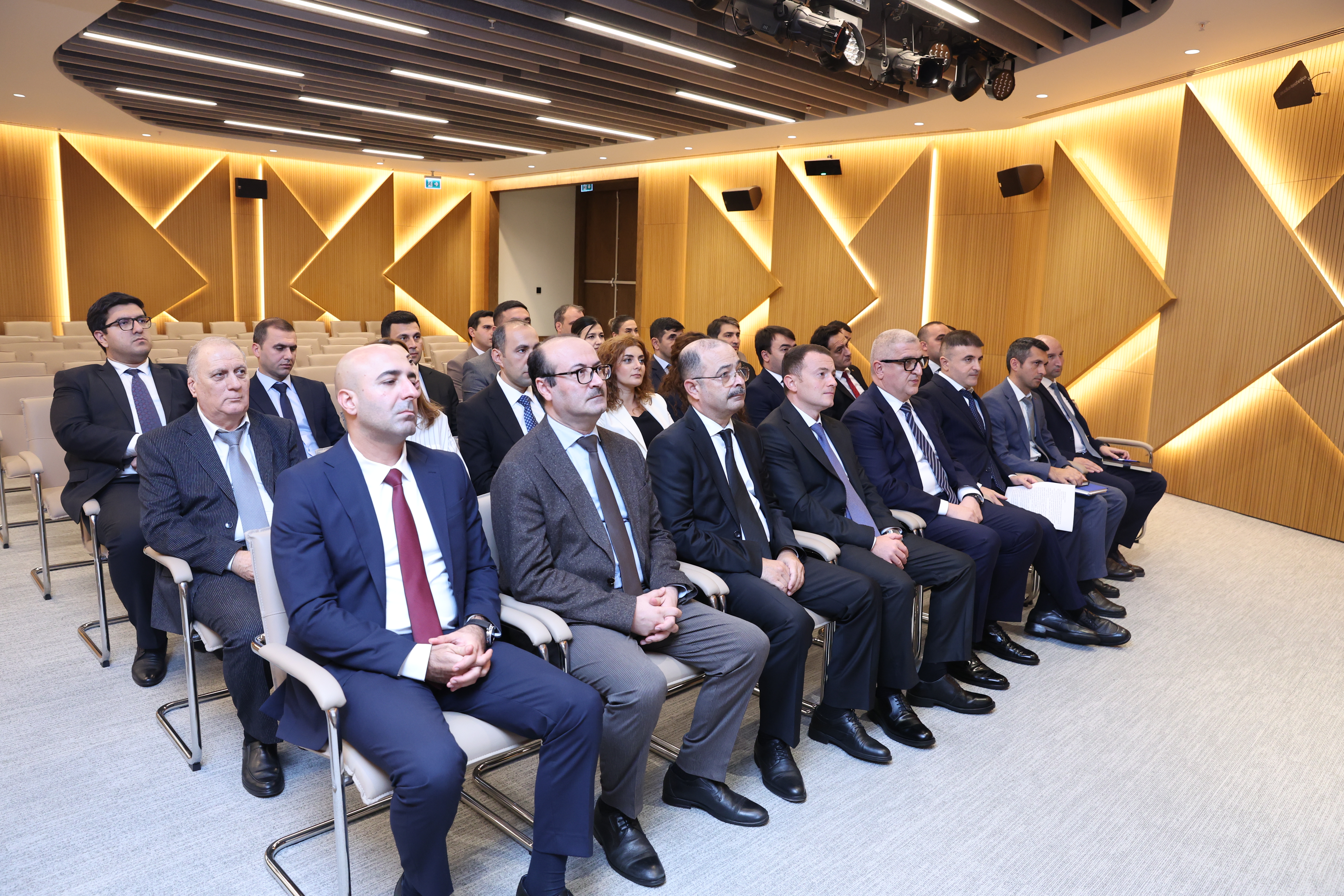 Əmlak Məsələləri Dövlət Xidmətində yeni dövlət qulluqçuları and içiblər